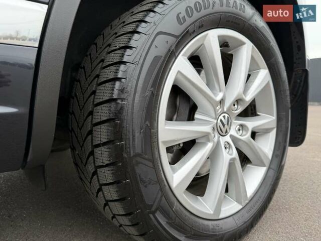 Синий Фольксваген Туарег, объемом двигателя 2.97 л и пробегом 196 тыс. км за 29999 $, фото 70 на Automoto.ua