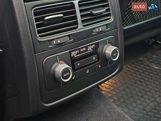 Синій Фольксваген Туарег, об'ємом двигуна 3 л та пробігом 199 тис. км за 27999 $, фото 24 на Automoto.ua