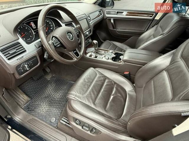 Синий Фольксваген Туарег, объемом двигателя 2.97 л и пробегом 196 тыс. км за 29999 $, фото 42 на Automoto.ua