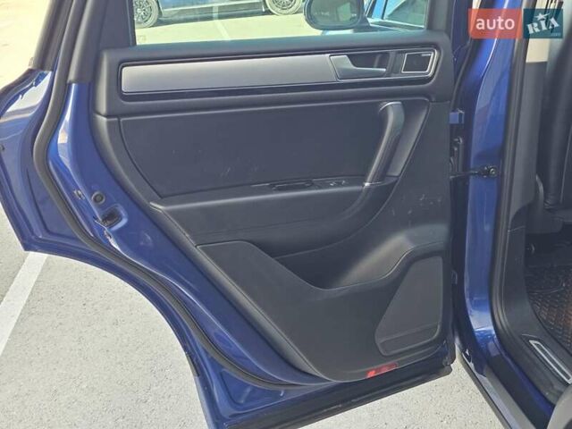 Синій Фольксваген Туарег, об'ємом двигуна 3 л та пробігом 199 тис. км за 27999 $, фото 41 на Automoto.ua