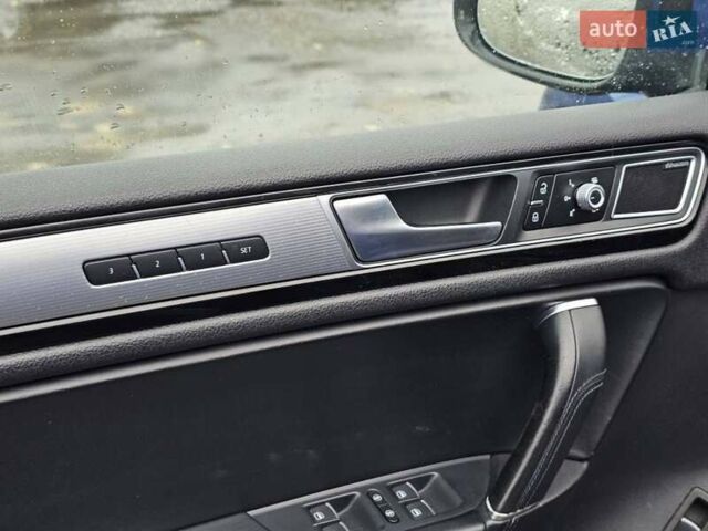 Синій Фольксваген Туарег, об'ємом двигуна 3 л та пробігом 199 тис. км за 27999 $, фото 26 на Automoto.ua