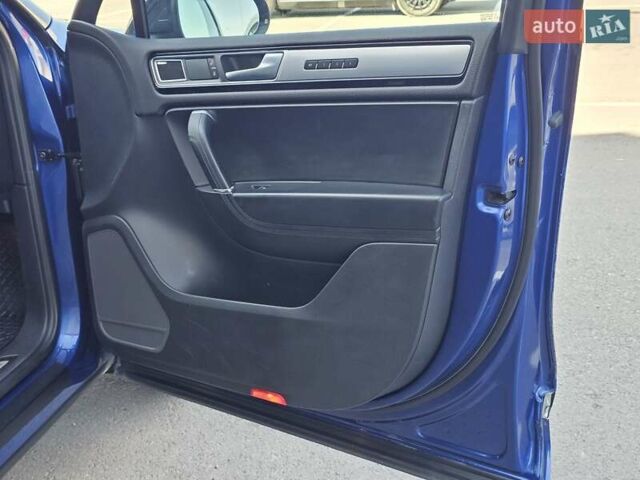 Синій Фольксваген Туарег, об'ємом двигуна 3 л та пробігом 199 тис. км за 27999 $, фото 40 на Automoto.ua