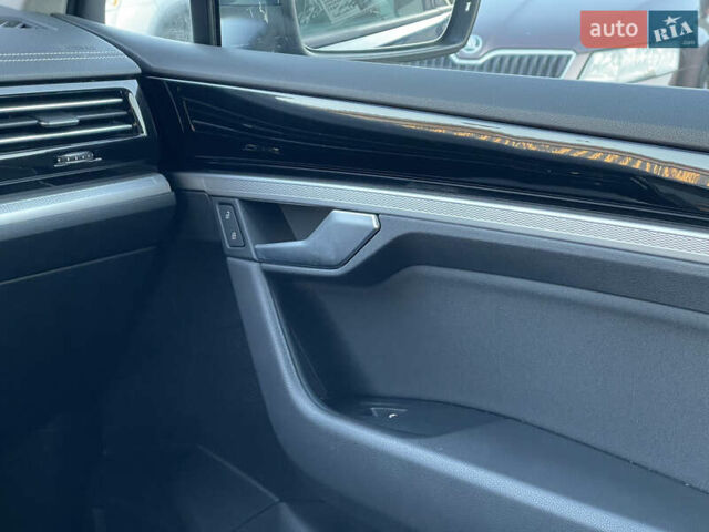 Синий Фольксваген Туарег, объемом двигателя 2.97 л и пробегом 89 тыс. км за 39900 $, фото 22 на Automoto.ua