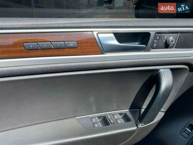 Синий Фольксваген Туарег, объемом двигателя 3 л и пробегом 178 тыс. км за 27900 $, фото 11 на Automoto.ua