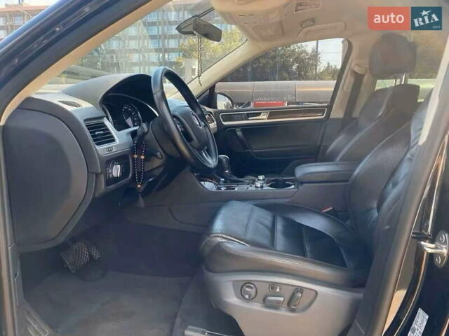 Синий Фольксваген Туарег, объемом двигателя 3 л и пробегом 178 тыс. км за 27900 $, фото 13 на Automoto.ua