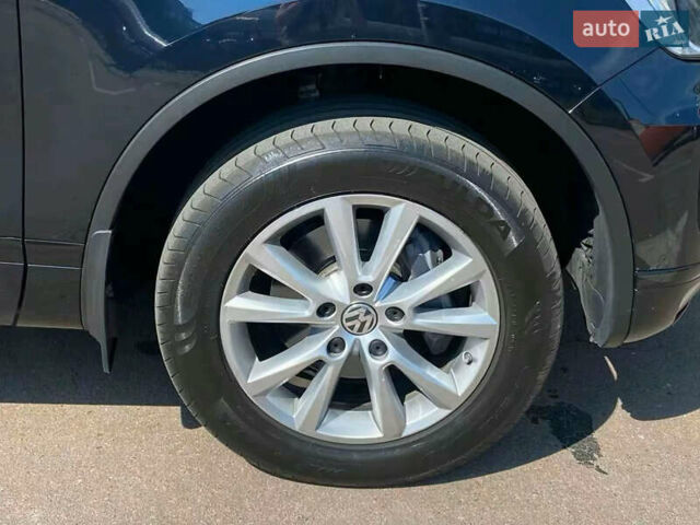 Синий Фольксваген Туарег, объемом двигателя 3 л и пробегом 178 тыс. км за 27900 $, фото 5 на Automoto.ua