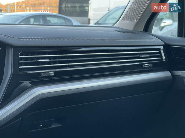 Синий Фольксваген Туарег, объемом двигателя 2.97 л и пробегом 89 тыс. км за 39900 $, фото 21 на Automoto.ua