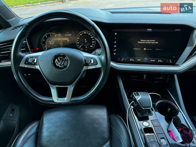 Синій Фольксваген Туарег, об'ємом двигуна 3 л та пробігом 262 тис. км за 29500 $, фото 6 на Automoto.ua