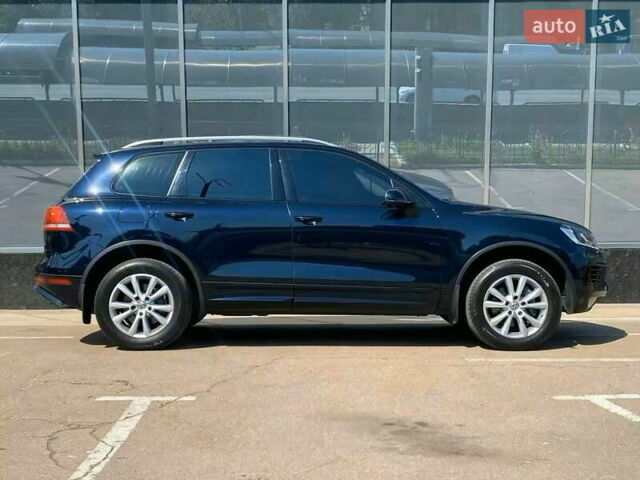 Синий Фольксваген Туарег, объемом двигателя 3 л и пробегом 178 тыс. км за 27900 $, фото 4 на Automoto.ua