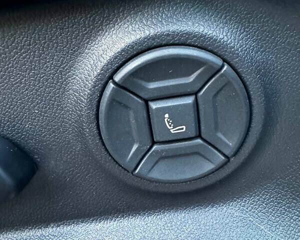 Синій Фольксваген Туарег, об'ємом двигуна 3 л та пробігом 262 тис. км за 29500 $, фото 18 на Automoto.ua