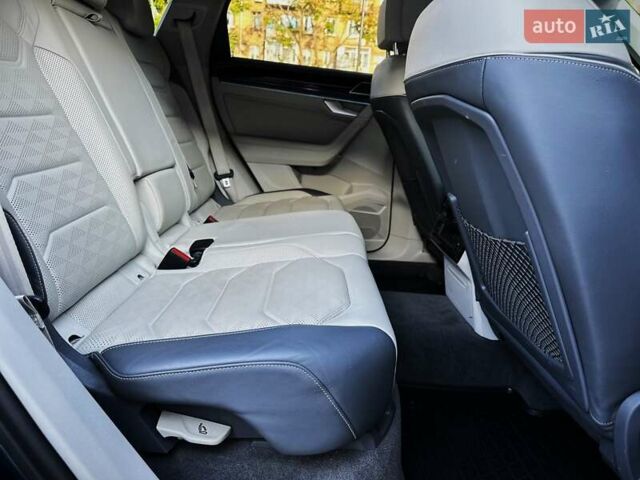 Синій Фольксваген Туарег, об'ємом двигуна 2.97 л та пробігом 125 тис. км за 59000 $, фото 24 на Automoto.ua