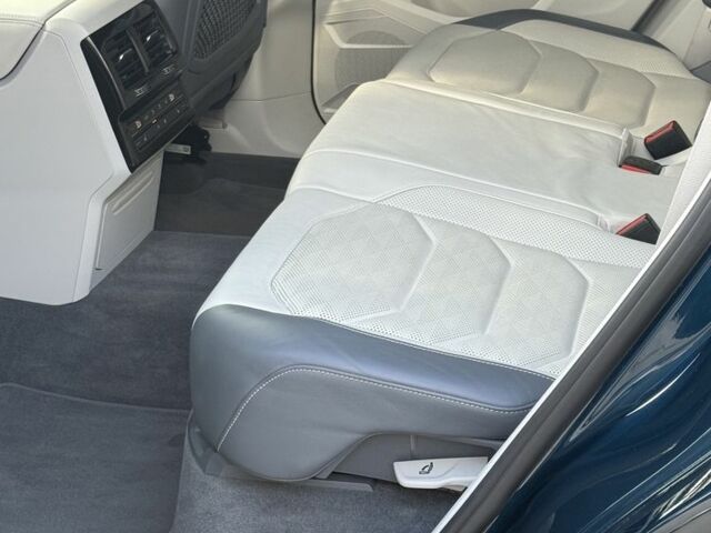 Синий Фольксваген Туарег, объемом двигателя 3 л и пробегом 180 тыс. км за 51000 $, фото 7 на Automoto.ua