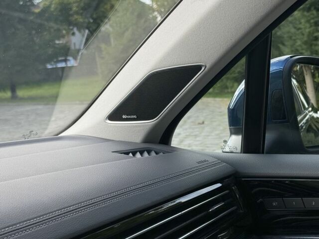 Синий Фольксваген Туарег, объемом двигателя 3 л и пробегом 180 тыс. км за 51000 $, фото 5 на Automoto.ua