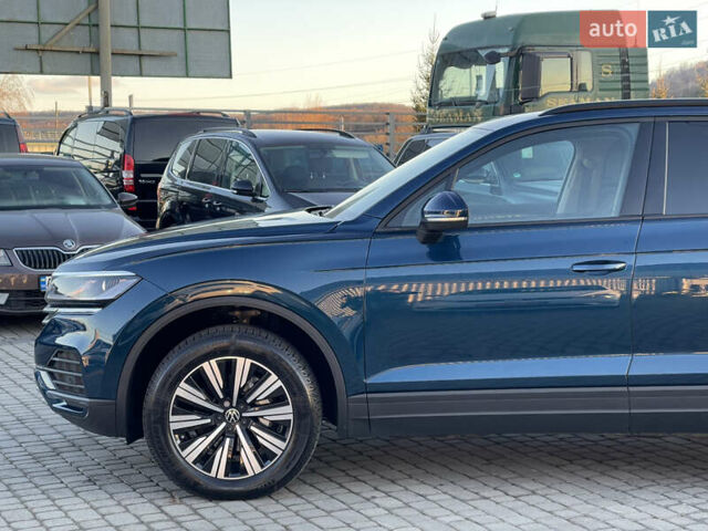 Синій Фольксваген Туарег, об'ємом двигуна 2.97 л та пробігом 90 тис. км за 37700 $, фото 15 на Automoto.ua