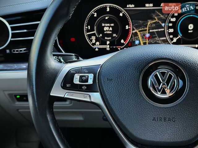 Синій Фольксваген Туарег, об'ємом двигуна 2.97 л та пробігом 125 тис. км за 59000 $, фото 33 на Automoto.ua