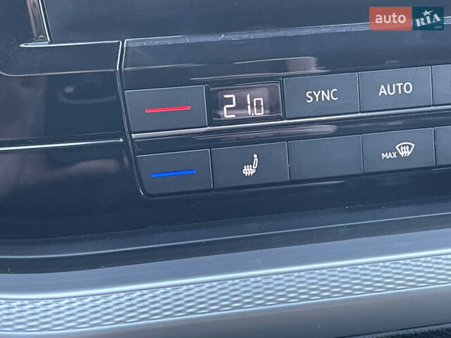 Синій Фольксваген Туарег, об'ємом двигуна 2.97 л та пробігом 90 тис. км за 37700 $, фото 25 на Automoto.ua