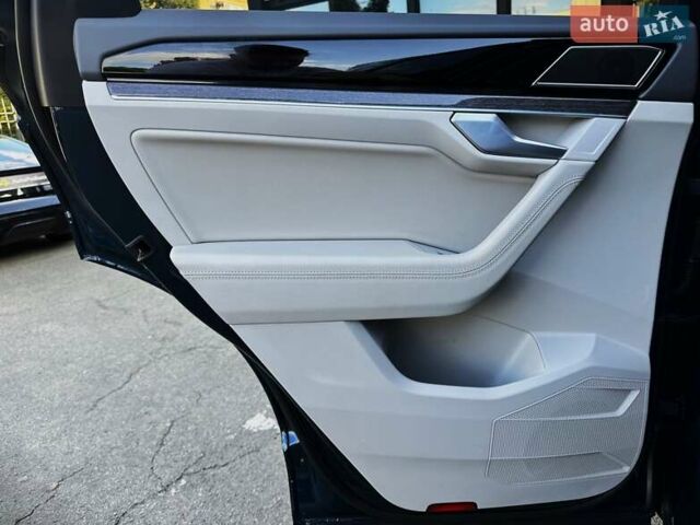 Синій Фольксваген Туарег, об'ємом двигуна 2.97 л та пробігом 125 тис. км за 59000 $, фото 21 на Automoto.ua