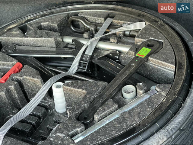 Синій Фольксваген Туарег, об'ємом двигуна 2.97 л та пробігом 90 тис. км за 37700 $, фото 33 на Automoto.ua