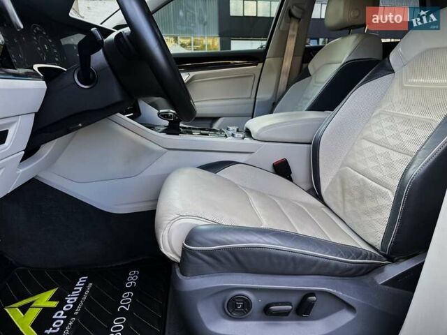 Синій Фольксваген Туарег, об'ємом двигуна 2.97 л та пробігом 125 тис. км за 59000 $, фото 20 на Automoto.ua