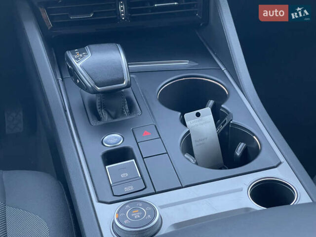 Синій Фольксваген Туарег, об'ємом двигуна 2.97 л та пробігом 90 тис. км за 37700 $, фото 31 на Automoto.ua