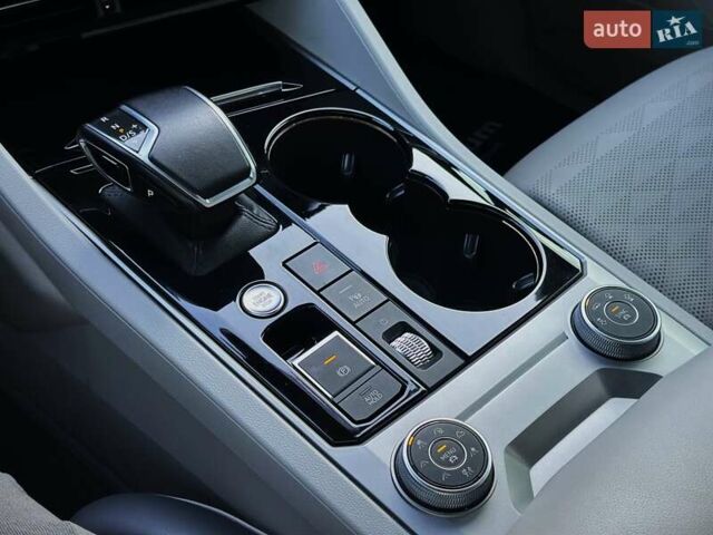 Синій Фольксваген Туарег, об'ємом двигуна 2.97 л та пробігом 125 тис. км за 59000 $, фото 39 на Automoto.ua