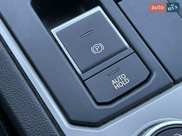 Синій Фольксваген Туарег, об'ємом двигуна 2.97 л та пробігом 90 тис. км за 37700 $, фото 23 на Automoto.ua