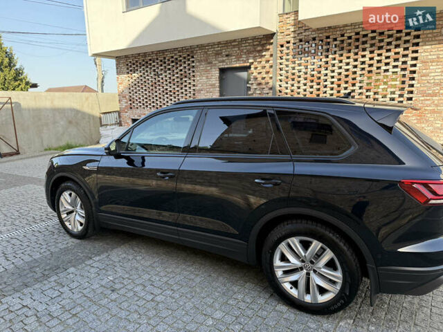 Синий Фольксваген Туарег, объемом двигателя 3 л и пробегом 218 тыс. км за 39000 $, фото 2 на Automoto.ua