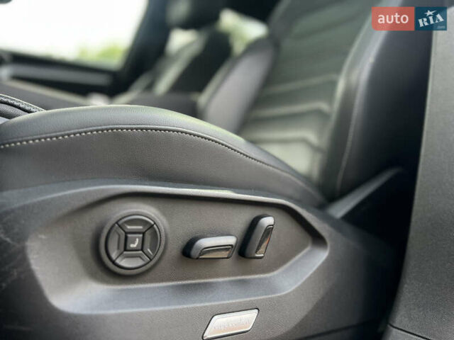 Синій Фольксваген Туарег, об'ємом двигуна 4 л та пробігом 144 тис. км за 52900 $, фото 8 на Automoto.ua