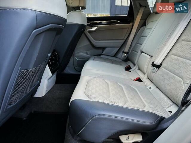 Синій Фольксваген Туарег, об'ємом двигуна 2.97 л та пробігом 125 тис. км за 59000 $, фото 22 на Automoto.ua