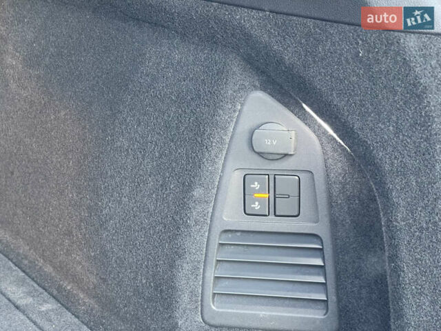 Синій Фольксваген Туарег, об'ємом двигуна 2.97 л та пробігом 90 тис. км за 37700 $, фото 35 на Automoto.ua