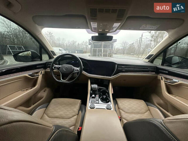 Синий Фольксваген Туарег, объемом двигателя 3 л и пробегом 115 тыс. км за 55000 $, фото 14 на Automoto.ua