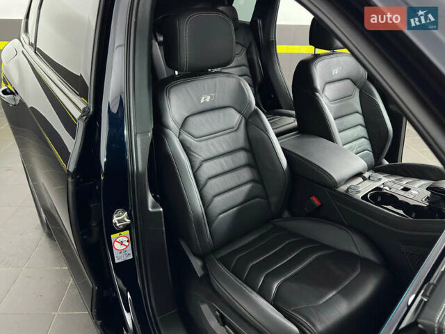 Синій Фольксваген Туарег, об'ємом двигуна 3 л та пробігом 117 тис. км за 52999 $, фото 58 на Automoto.ua