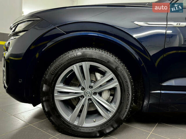 Синій Фольксваген Туарег, об'ємом двигуна 3 л та пробігом 117 тис. км за 52999 $, фото 34 на Automoto.ua