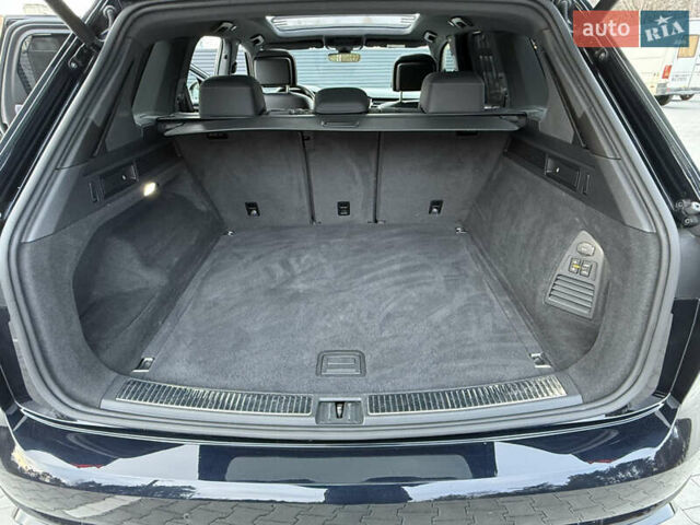 Синий Фольксваген Туарег, объемом двигателя 3.96 л и пробегом 122 тыс. км за 61900 $, фото 49 на Automoto.ua