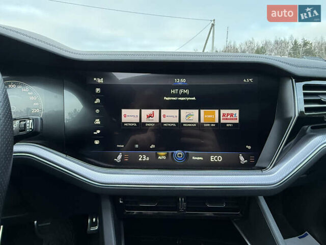 Синий Фольксваген Туарег, объемом двигателя 3.96 л и пробегом 122 тыс. км за 61900 $, фото 65 на Automoto.ua