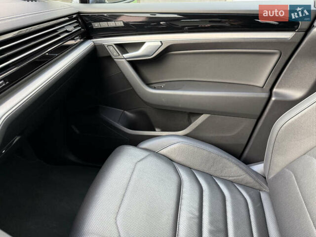 Синий Фольксваген Туарег, объемом двигателя 3 л и пробегом 88 тыс. км за 52000 $, фото 25 на Automoto.ua