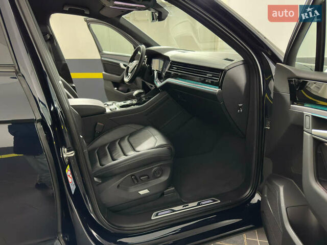 Синій Фольксваген Туарег, об'ємом двигуна 3 л та пробігом 117 тис. км за 52999 $, фото 52 на Automoto.ua