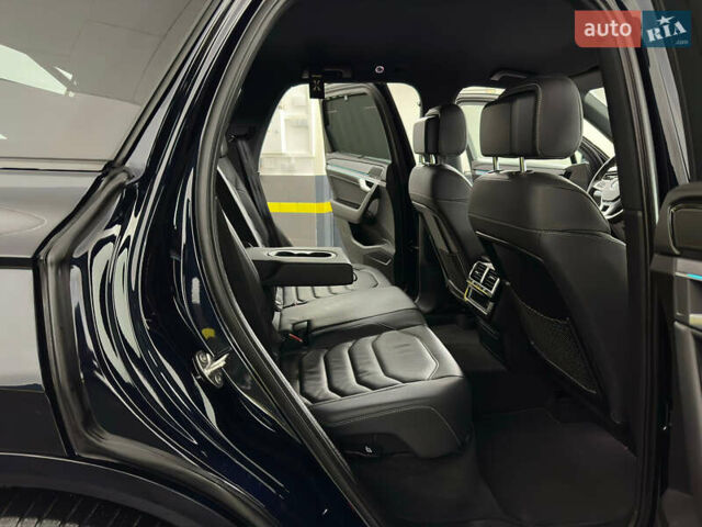 Синій Фольксваген Туарег, об'ємом двигуна 3 л та пробігом 117 тис. км за 52999 $, фото 47 на Automoto.ua