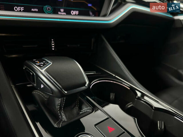 Синій Фольксваген Туарег, об'ємом двигуна 3 л та пробігом 117 тис. км за 52999 $, фото 77 на Automoto.ua