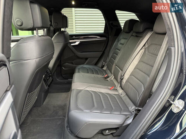 Синий Фольксваген Туарег, объемом двигателя 3 л и пробегом 88 тыс. км за 52000 $, фото 7 на Automoto.ua