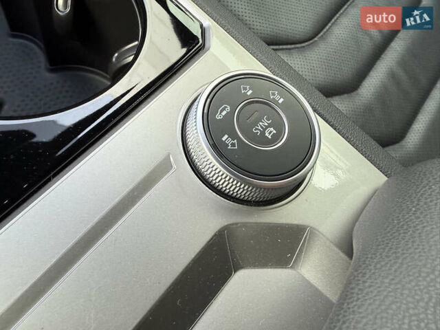 Синий Фольксваген Туарег, объемом двигателя 3 л и пробегом 88 тыс. км за 52000 $, фото 22 на Automoto.ua