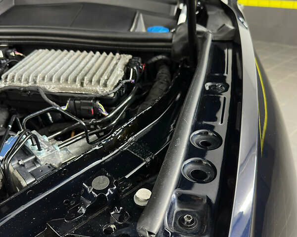 Синій Фольксваген Туарег, об'ємом двигуна 3 л та пробігом 117 тис. км за 52999 $, фото 91 на Automoto.ua