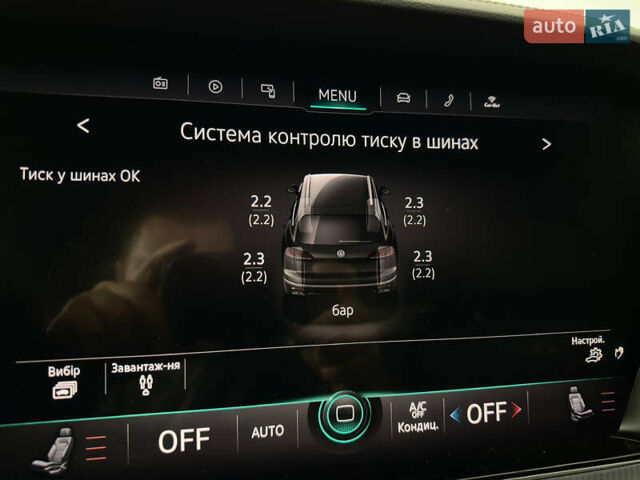 Синій Фольксваген Туарег, об'ємом двигуна 3 л та пробігом 117 тис. км за 52999 $, фото 85 на Automoto.ua