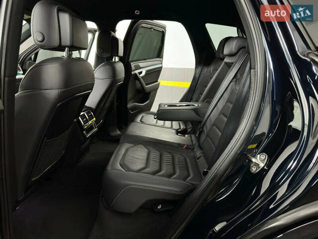 Синій Фольксваген Туарег, об'ємом двигуна 3 л та пробігом 117 тис. км за 52999 $, фото 61 на Automoto.ua