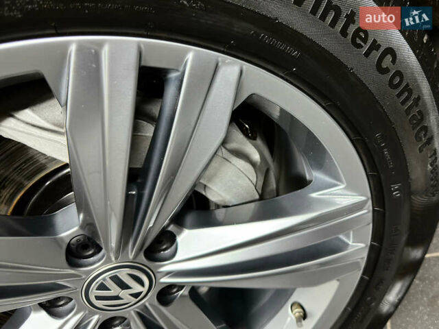 Синій Фольксваген Туарег, об'ємом двигуна 3 л та пробігом 117 тис. км за 52999 $, фото 35 на Automoto.ua