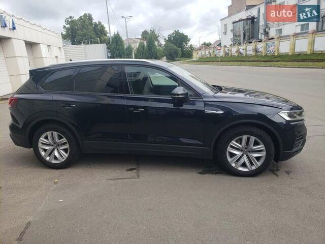 Синій Фольксваген Туарег, об'ємом двигуна 3 л та пробігом 107 тис. км за 37500 $, фото 16 на Automoto.ua