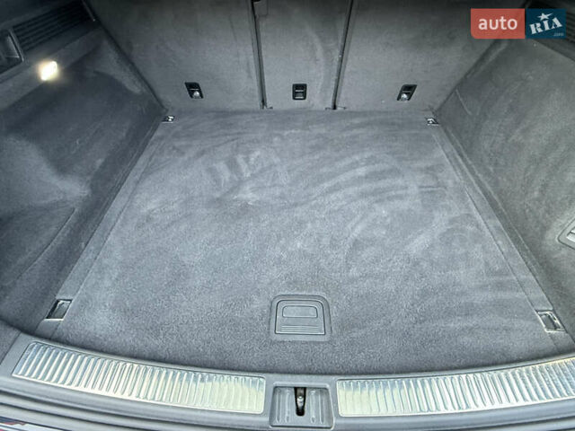 Синий Фольксваген Туарег, объемом двигателя 3.96 л и пробегом 122 тыс. км за 61900 $, фото 54 на Automoto.ua