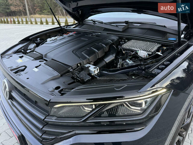 Синий Фольксваген Туарег, объемом двигателя 3.96 л и пробегом 122 тыс. км за 61900 $, фото 79 на Automoto.ua