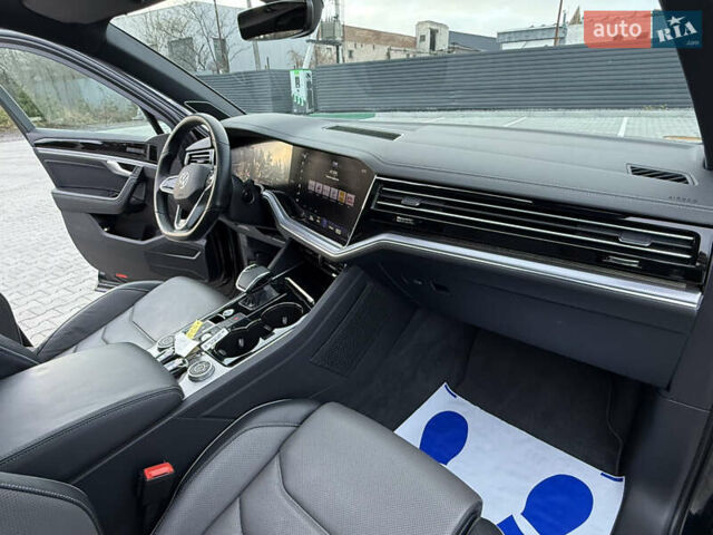 Синий Фольксваген Туарег, объемом двигателя 3.96 л и пробегом 122 тыс. км за 61900 $, фото 58 на Automoto.ua