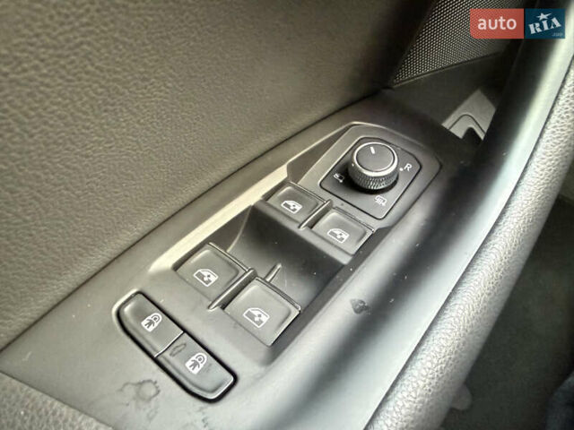 Синий Фольксваген Туарег, объемом двигателя 3 л и пробегом 88 тыс. км за 52000 $, фото 20 на Automoto.ua